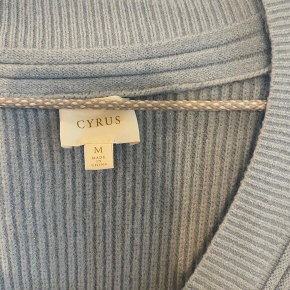 Cyrus light blue, ribbed V-neck sweater size medium - Picture 4 of 15